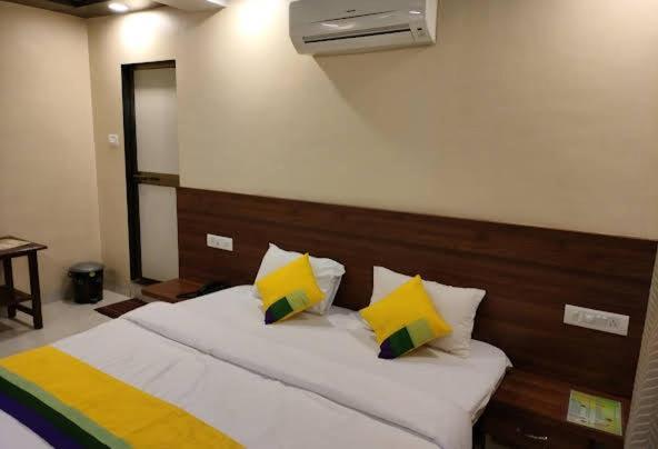 Hotel President House Matheran Exterior photo